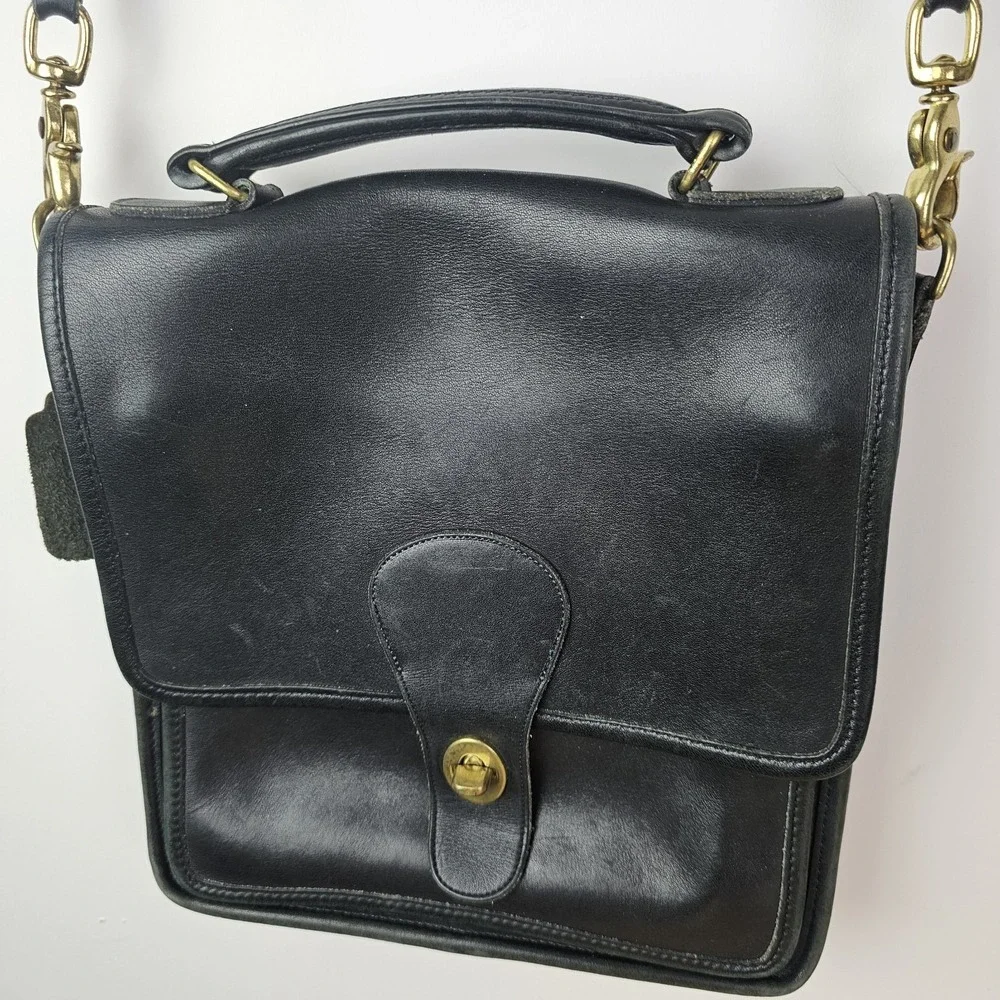 Coach Vintage Station Bag Purse Black Leather Cross body Nice‎ & Clean 1980-90's